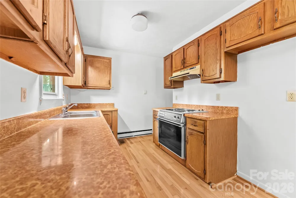 100 Stonewall Avenue Swannanoa, NC 28778