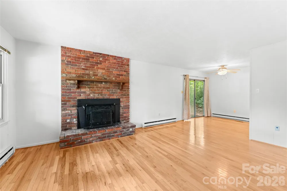 100 Stonewall Avenue Swannanoa, NC 28778