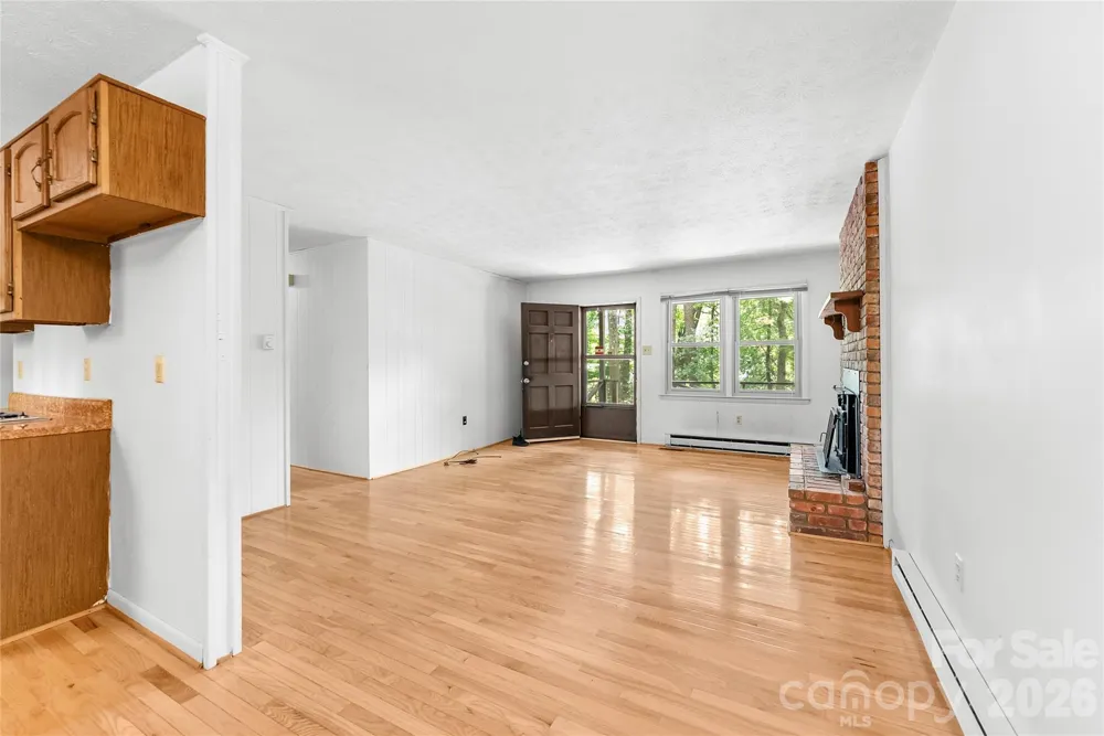100 Stonewall Avenue Swannanoa, NC 28778