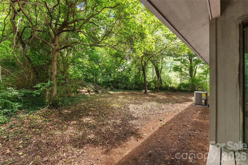 100 Stonewall Avenue Swannanoa, NC 28778