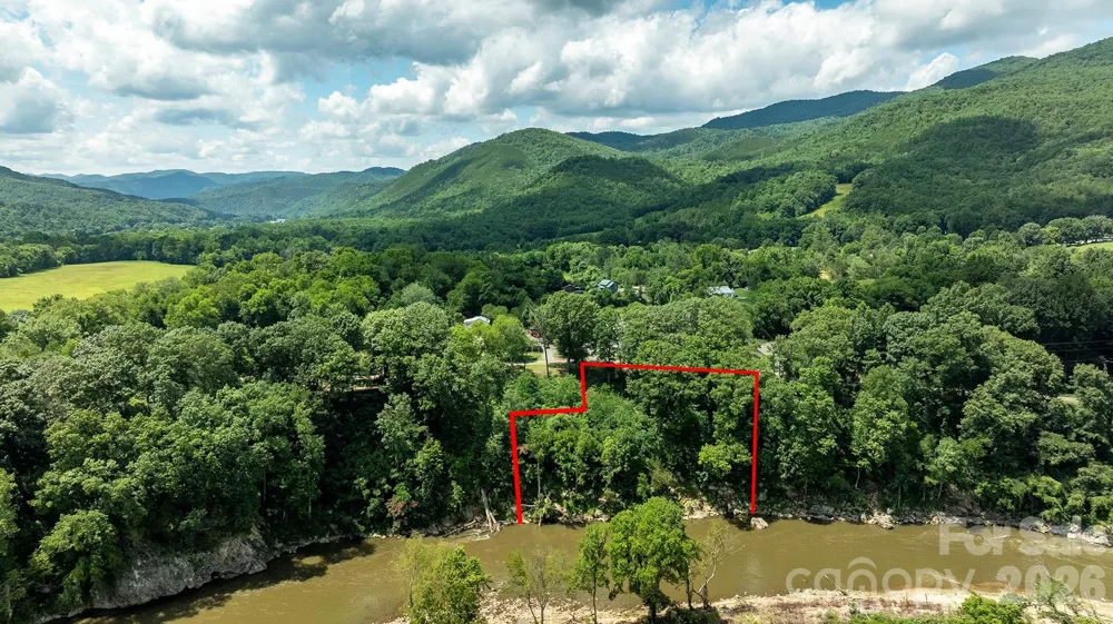 765 River Road Hot Springs, NC 28743
