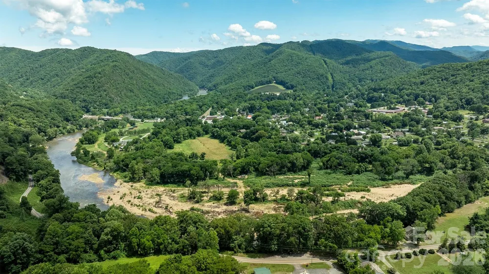 765 River Road Hot Springs, NC 28743