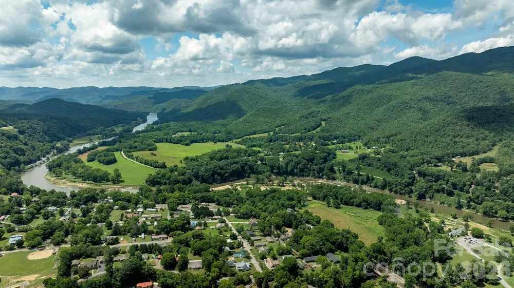 765 River Road Hot Springs, NC 28743