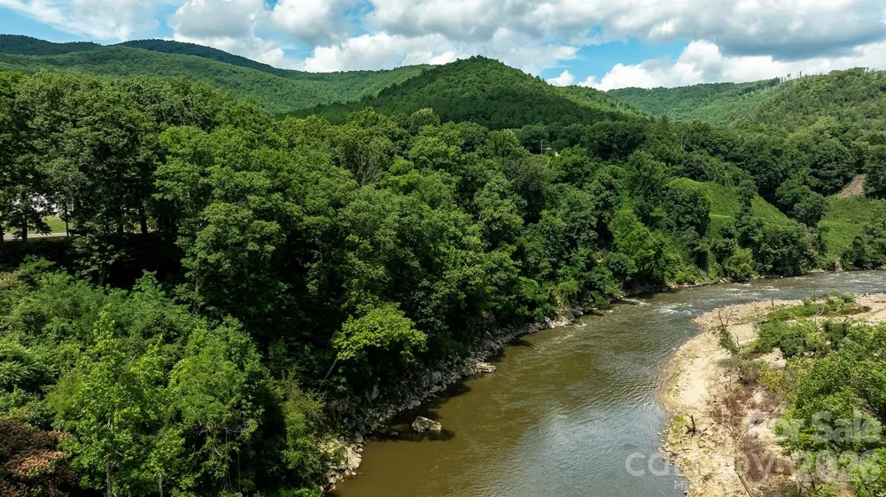 765 River Road Hot Springs, NC 28743
