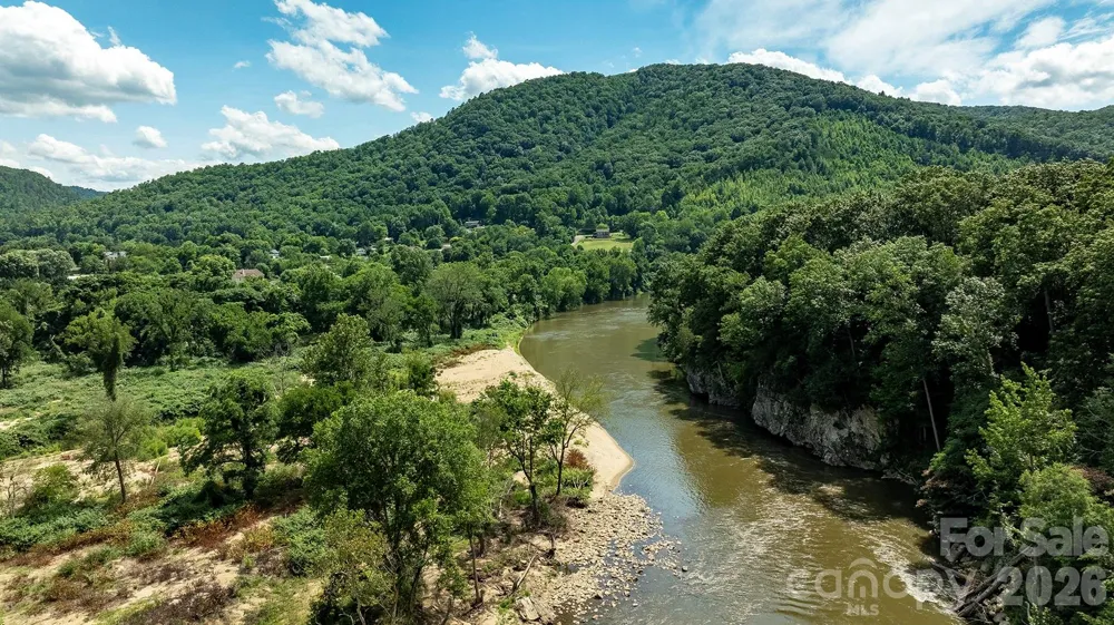 765 River Road Hot Springs, NC 28743