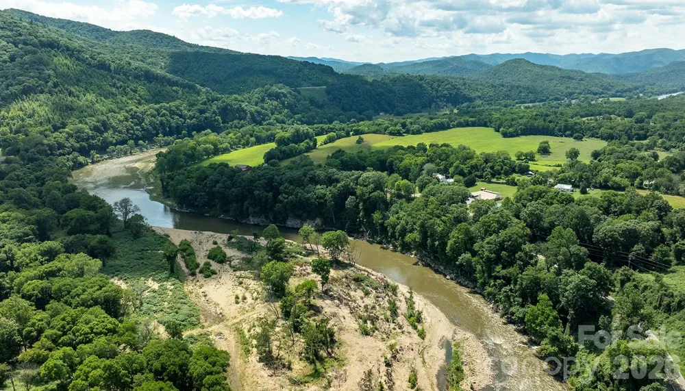 765 River Road Hot Springs, NC 28743