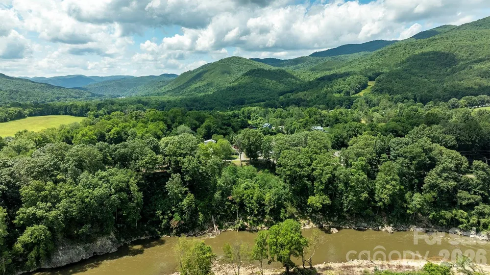 765 River Road Hot Springs, NC 28743
