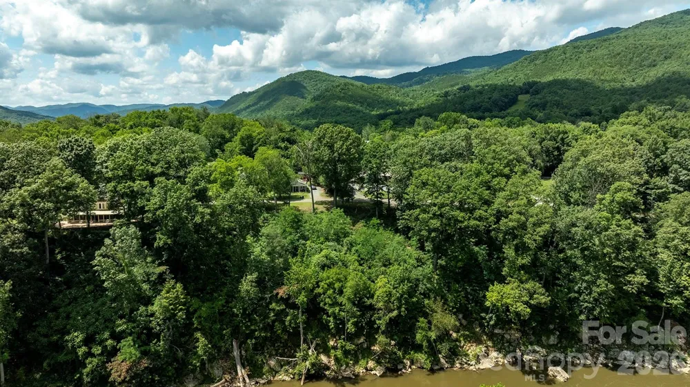 765 River Road Hot Springs, NC 28743