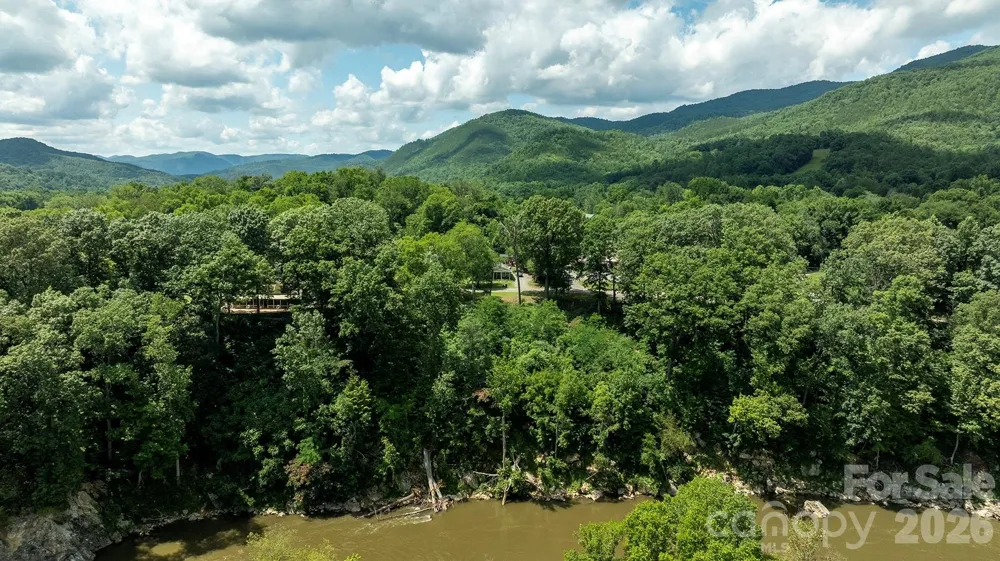 765 River Road Hot Springs, NC 28743