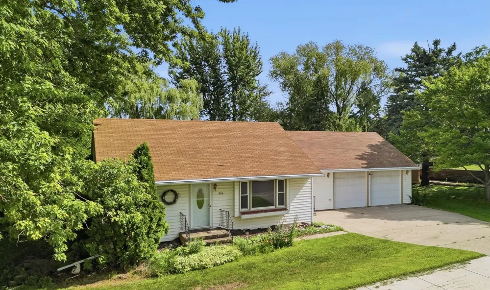 316 Silver Street W Mapleton, MN 56065