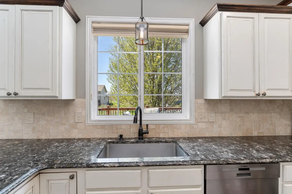 924 Ivy Hills Road Belle Plaine, MN 56011