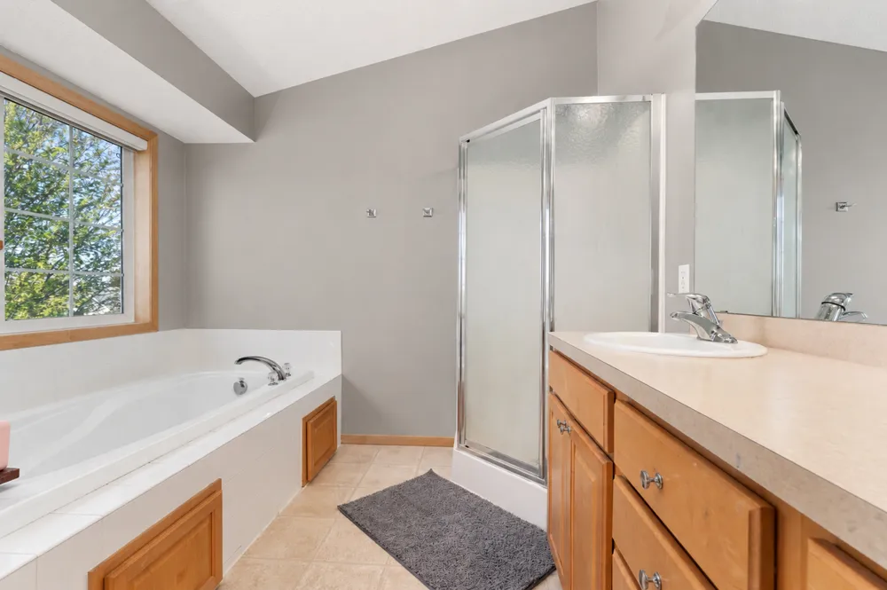 924 Ivy Hills Road Belle Plaine, MN 56011