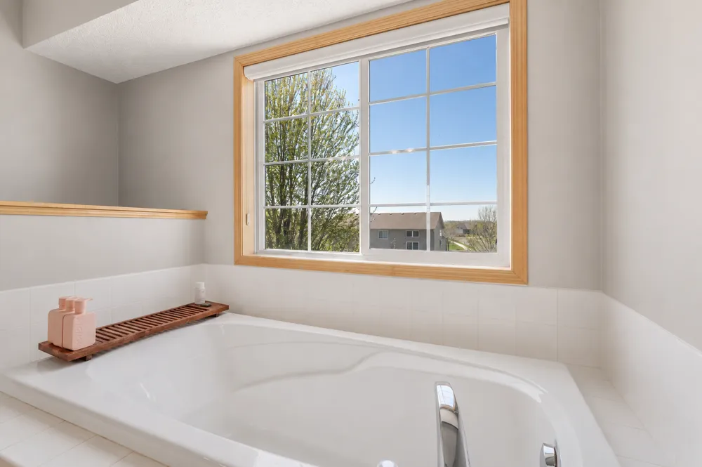 924 Ivy Hills Road Belle Plaine, MN 56011