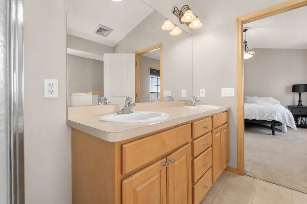 924 Ivy Hills Road Belle Plaine, MN 56011