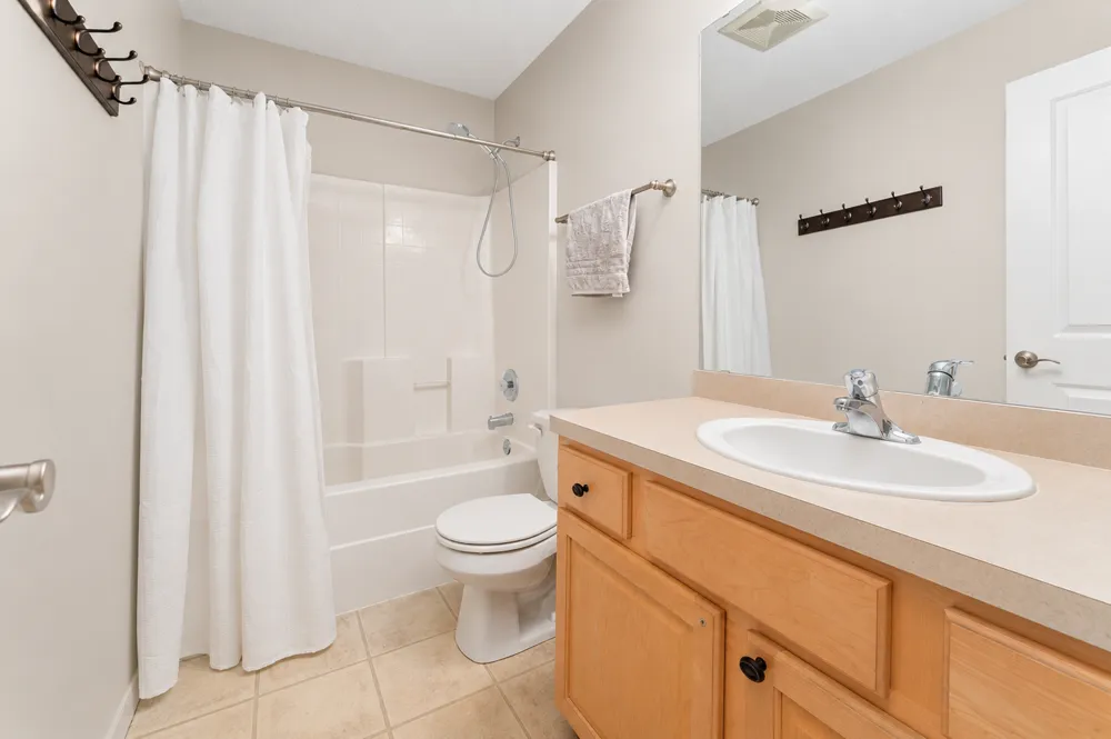924 Ivy Hills Road Belle Plaine, MN 56011