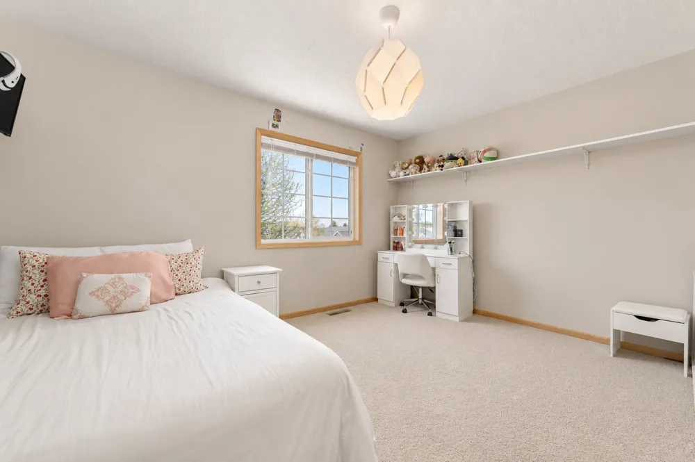 924 Ivy Hills Road Belle Plaine, MN 56011
