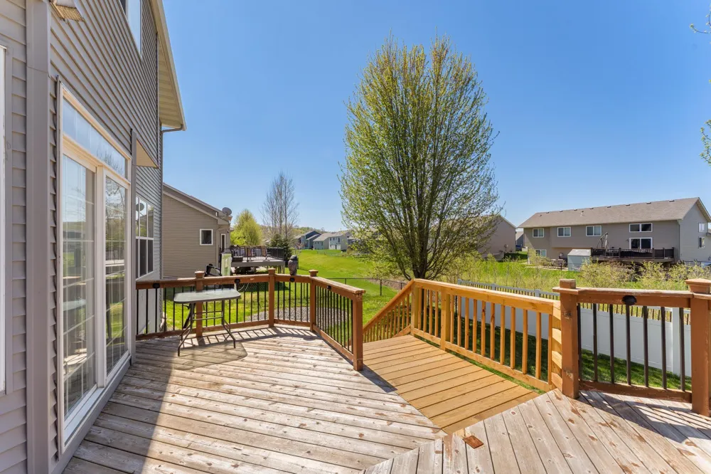 924 Ivy Hills Road Belle Plaine, MN 56011