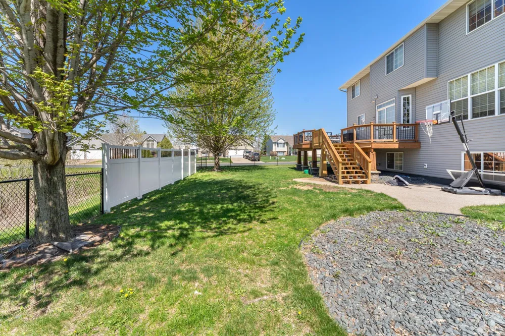 924 Ivy Hills Road Belle Plaine, MN 56011