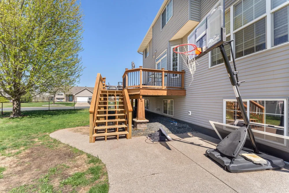 924 Ivy Hills Road Belle Plaine, MN 56011