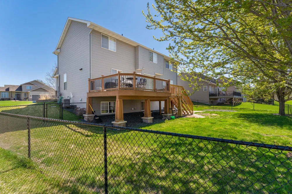 924 Ivy Hills Road Belle Plaine, MN 56011