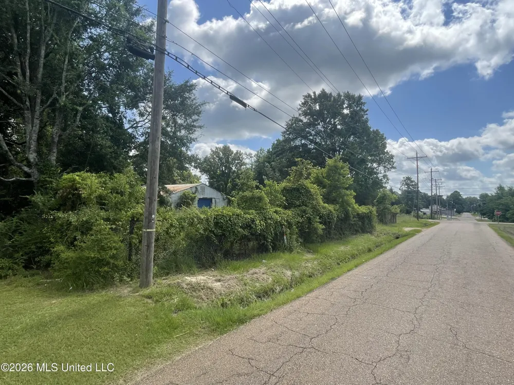 206 E Enterprise Street Brookhaven, MS 39601