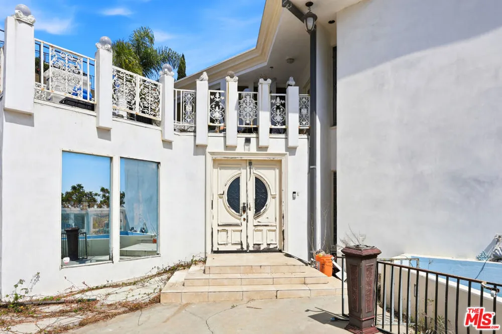 5957 Wrightcrest Drive Culver City, CA 90232