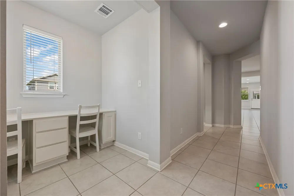 101 S Quiet Man Drive Jarrell, TX 76537