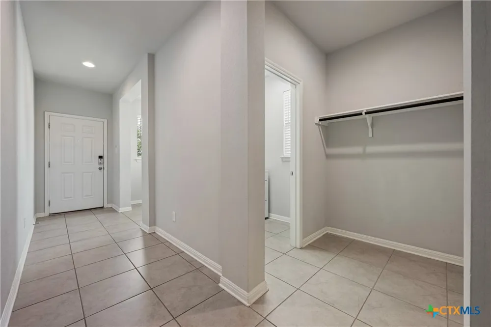 101 S Quiet Man Drive Jarrell, TX 76537