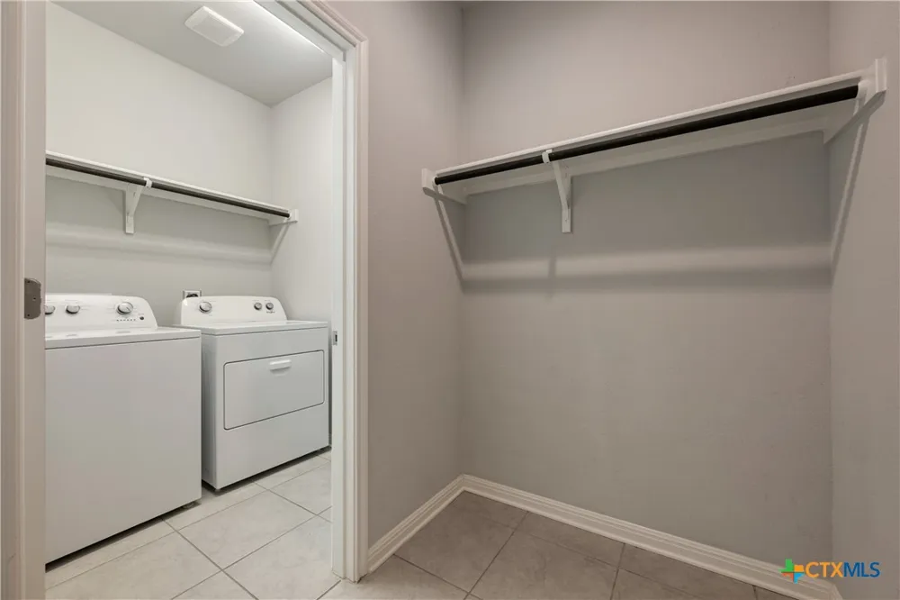 101 S Quiet Man Drive Jarrell, TX 76537