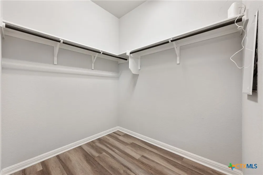 101 S Quiet Man Drive Jarrell, TX 76537