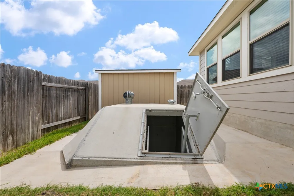 101 S Quiet Man Drive Jarrell, TX 76537