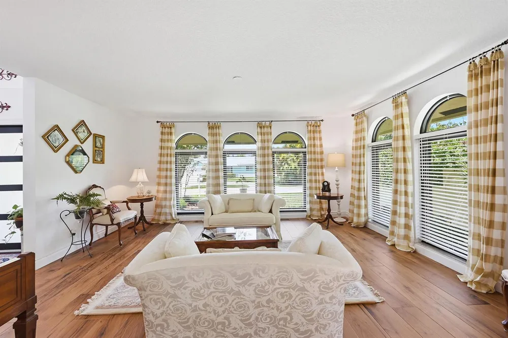 370 SE 13th Avenue Pompano Beach, FL 33060