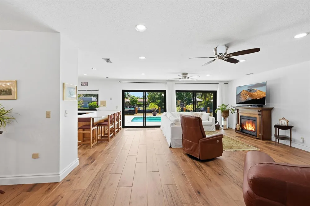 370 SE 13th Avenue Pompano Beach, FL 33060