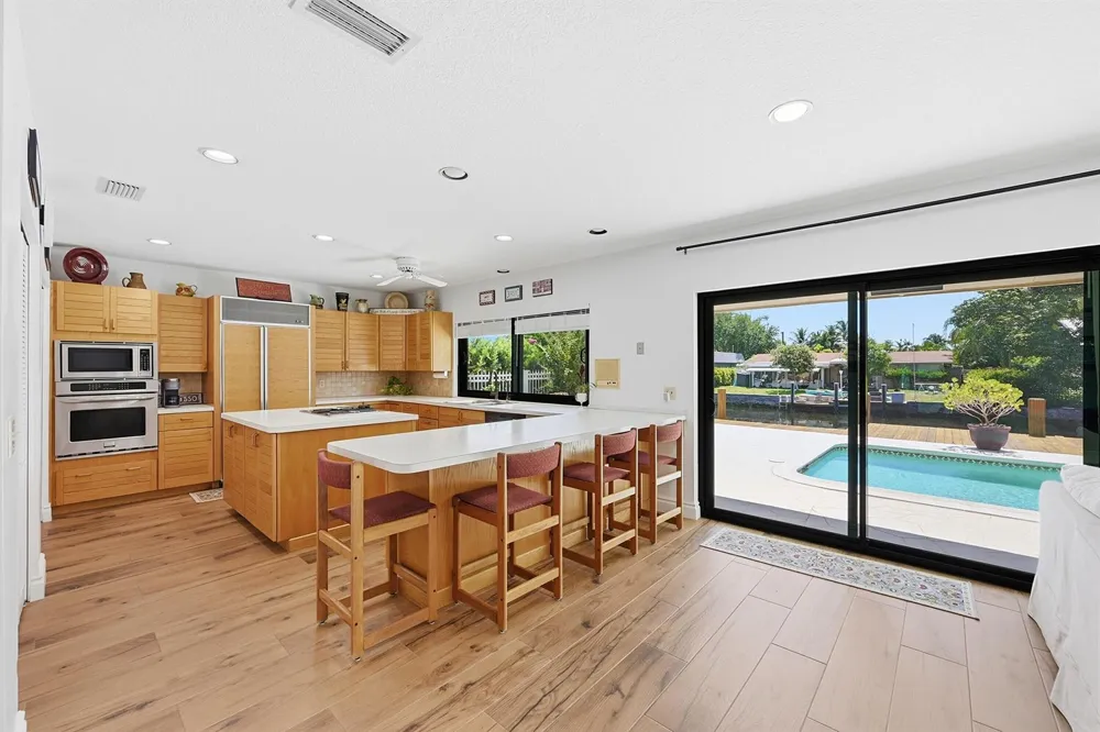 370 SE 13th Avenue Pompano Beach, FL 33060