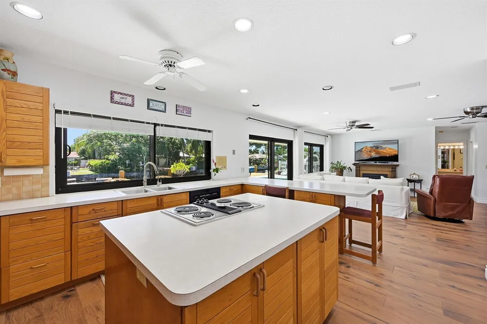 370 SE 13th Avenue Pompano Beach, FL 33060