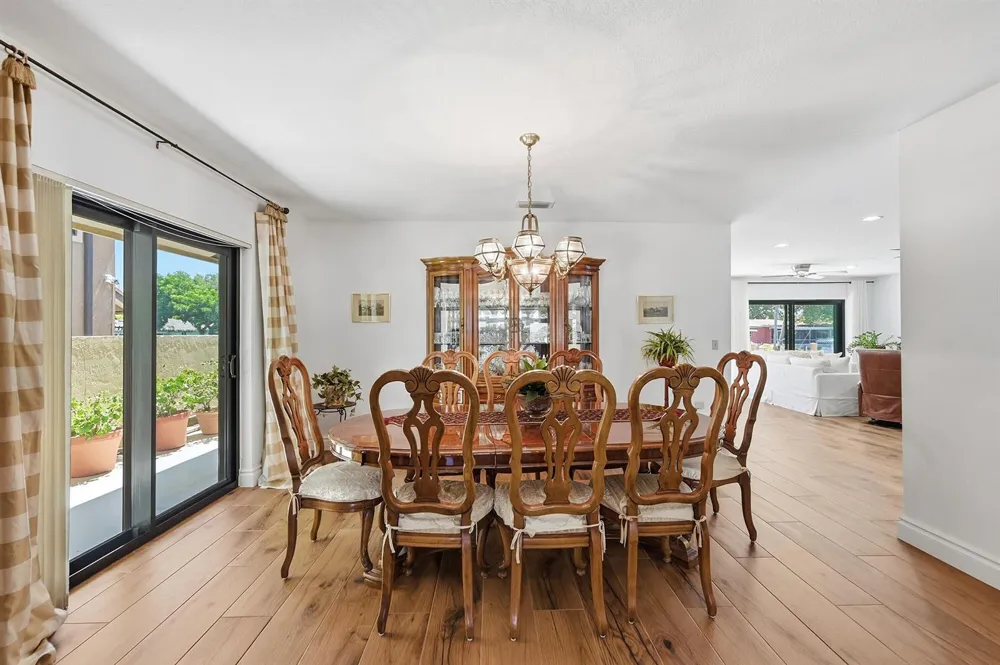 370 SE 13th Avenue Pompano Beach, FL 33060