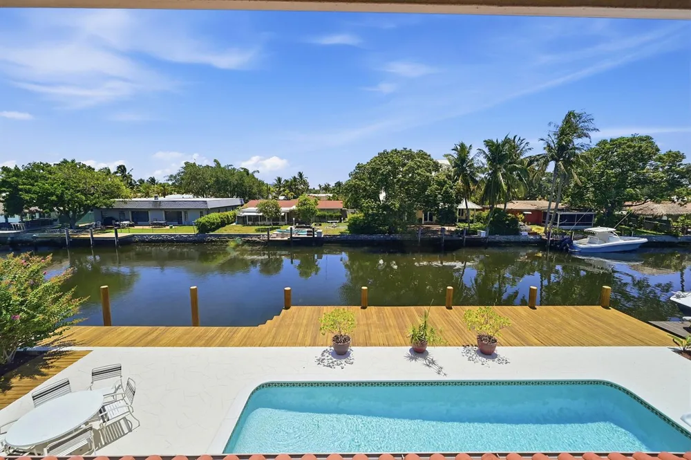 370 SE 13th Avenue Pompano Beach, FL 33060