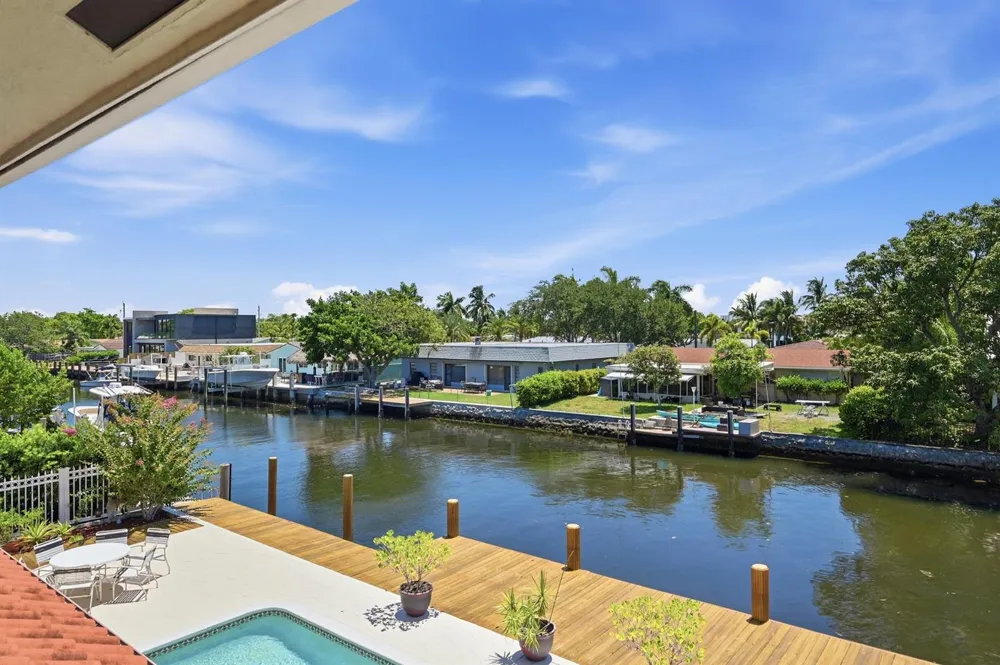 370 SE 13th Avenue Pompano Beach, FL 33060