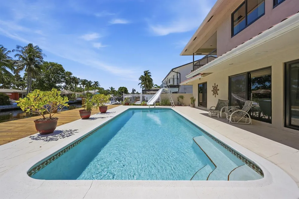 370 SE 13th Avenue Pompano Beach, FL 33060