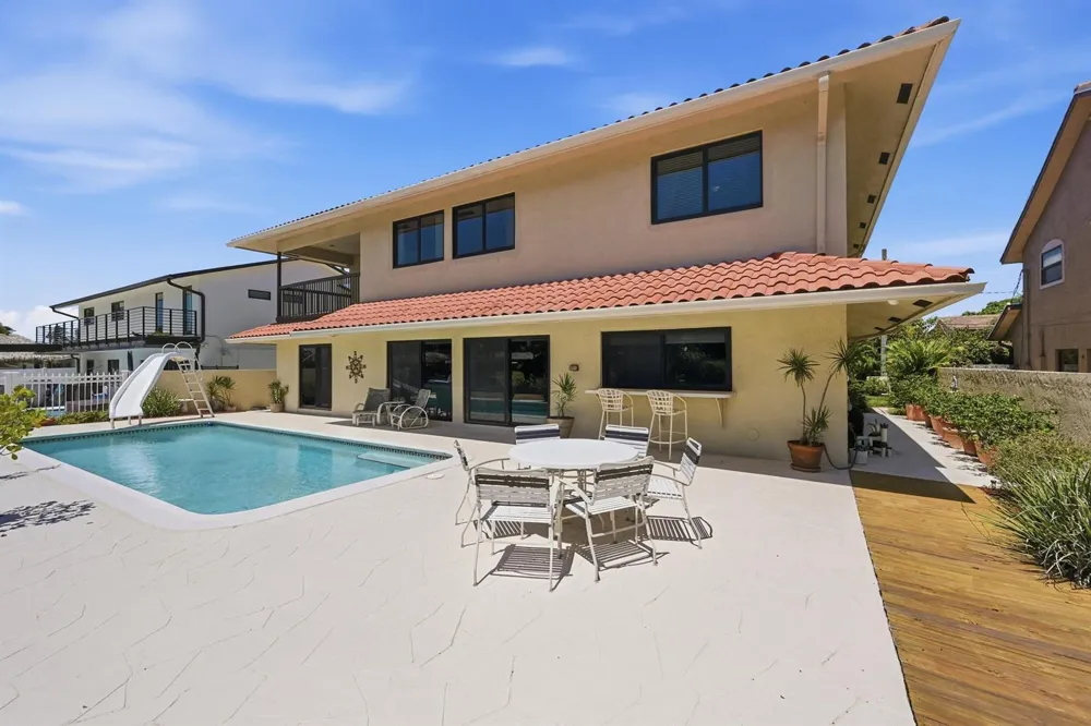 370 SE 13th Avenue Pompano Beach, FL 33060