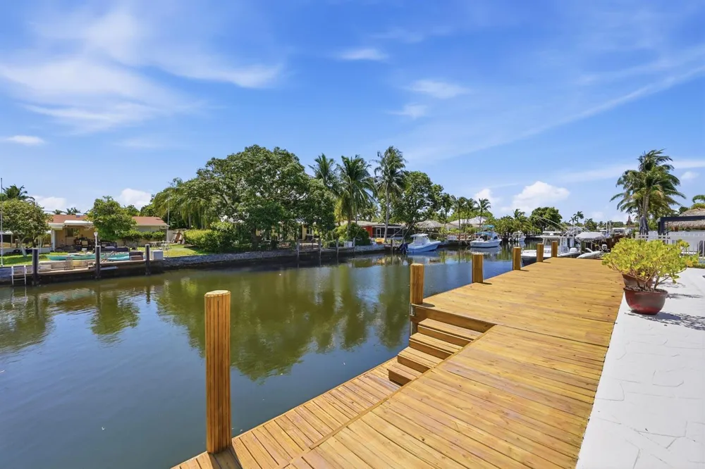 370 SE 13th Avenue Pompano Beach, FL 33060
