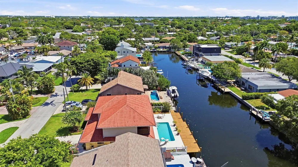 370 SE 13th Avenue Pompano Beach, FL 33060