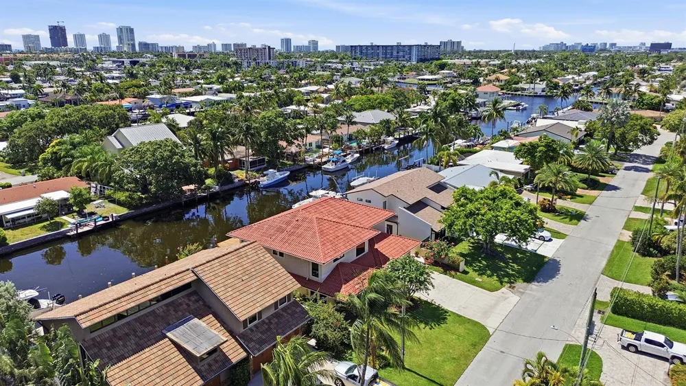 370 SE 13th Avenue Pompano Beach, FL 33060