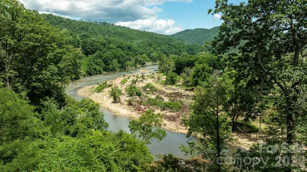 821 River Road Hot Springs, NC 28743