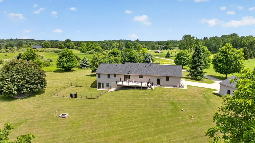 18167 W Austin Road Manchester, MI 48158