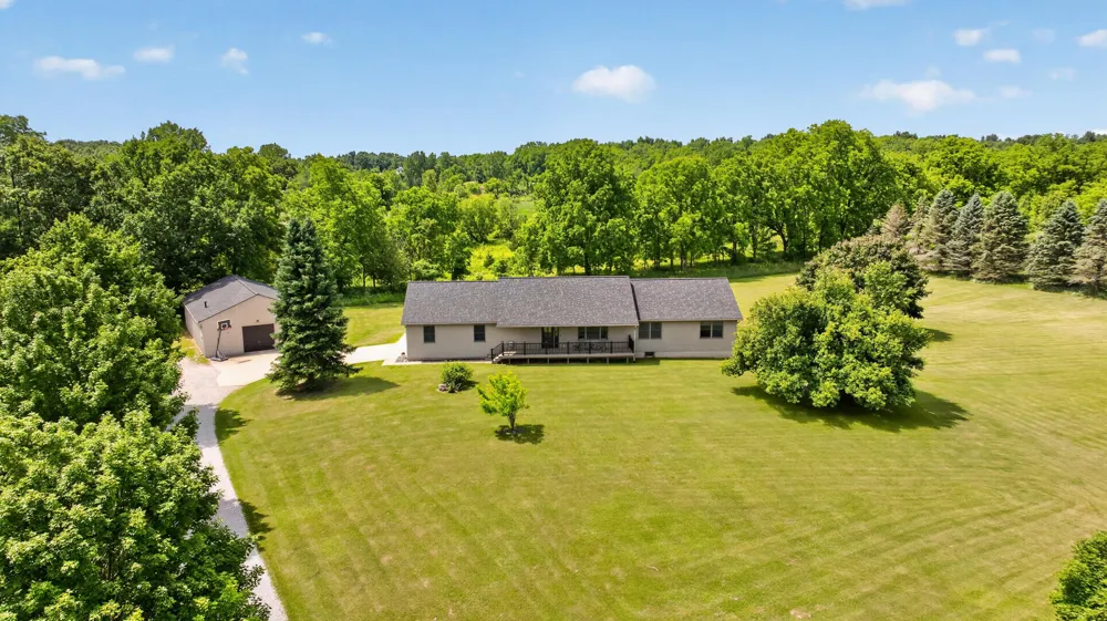 18167 W Austin Road Manchester, MI 48158