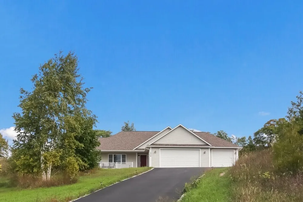 2424 Tyler Hills Drive Long Lake Township, MI 49685