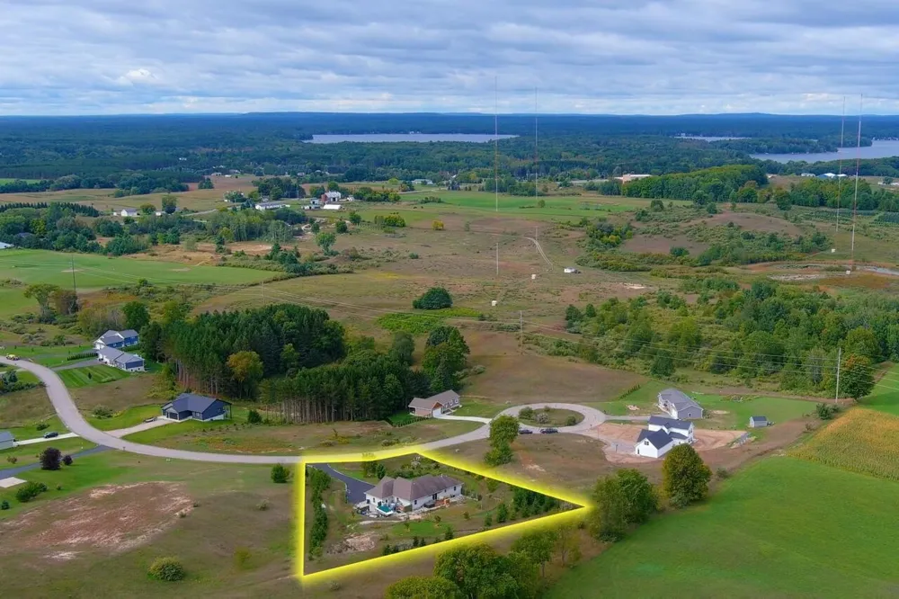 2424 Tyler Hills Drive Long Lake Township, MI 49685