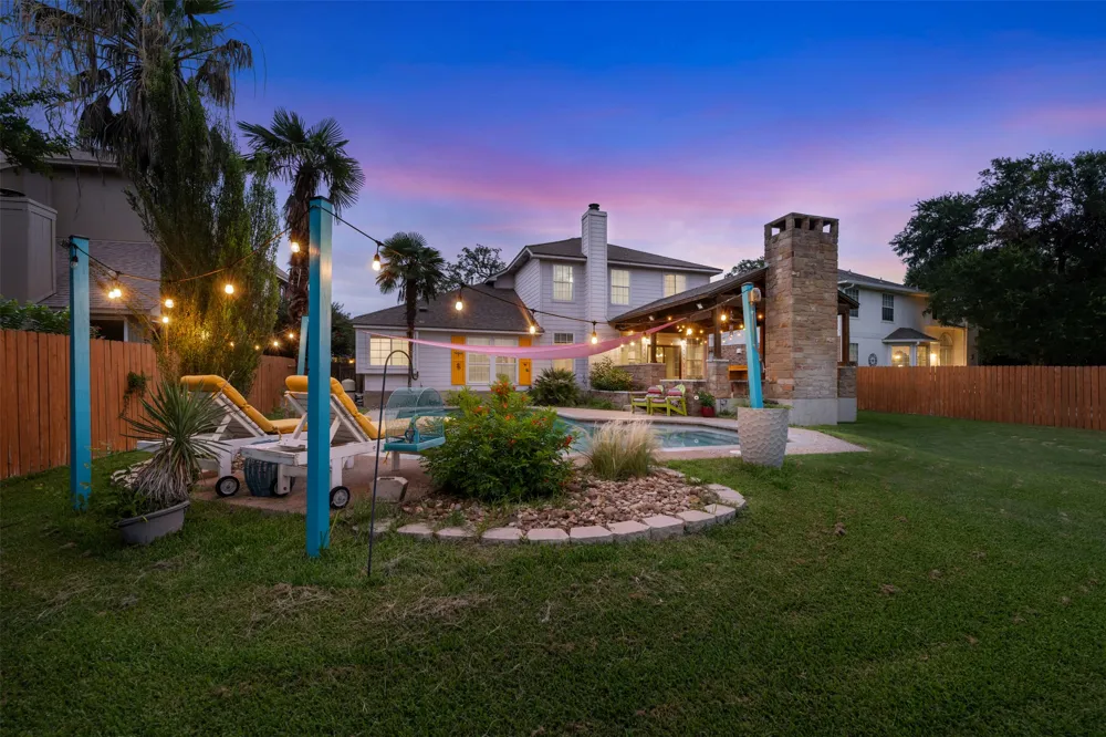 4011 Honey Bear Loop Round Rock, TX 78681