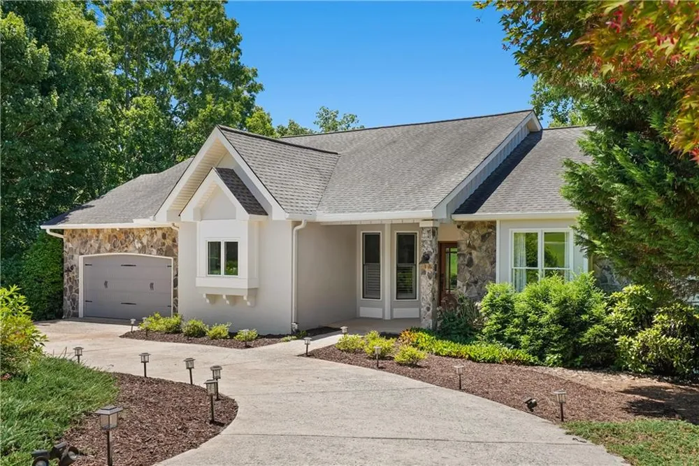 501 Granny Smith Circle Clarkesville, GA 30523